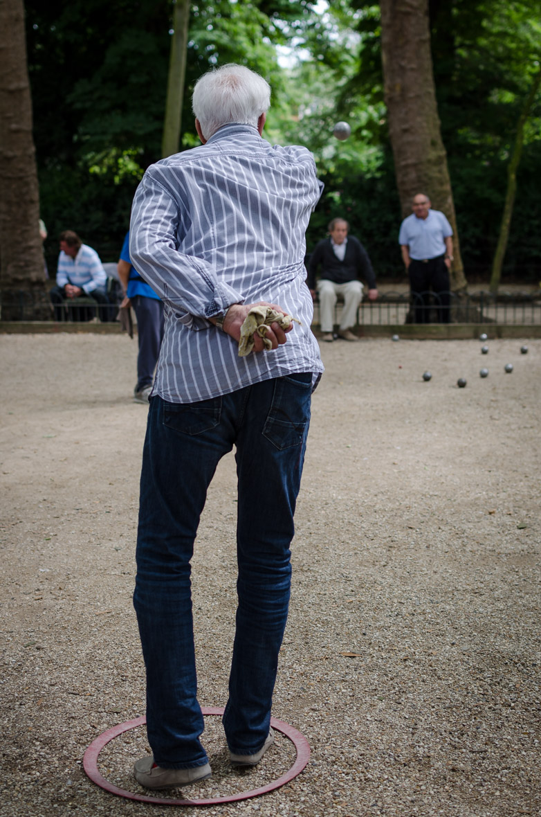 Petanque-image with a witty nonsense title